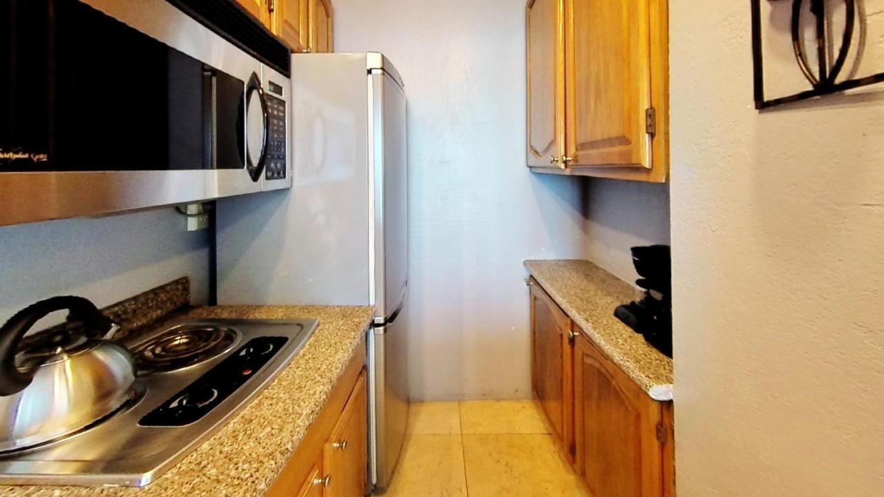 Castle 828 Oceanfront View With Balcony, Pool, Tennis, Beach Access And Free Parking! Маями Бийч Екстериор снимка