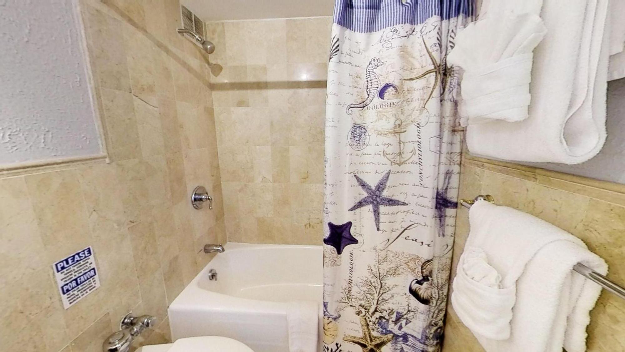 Castle 828 Oceanfront View With Balcony, Pool, Tennis, Beach Access And Free Parking! Маями Бийч Екстериор снимка