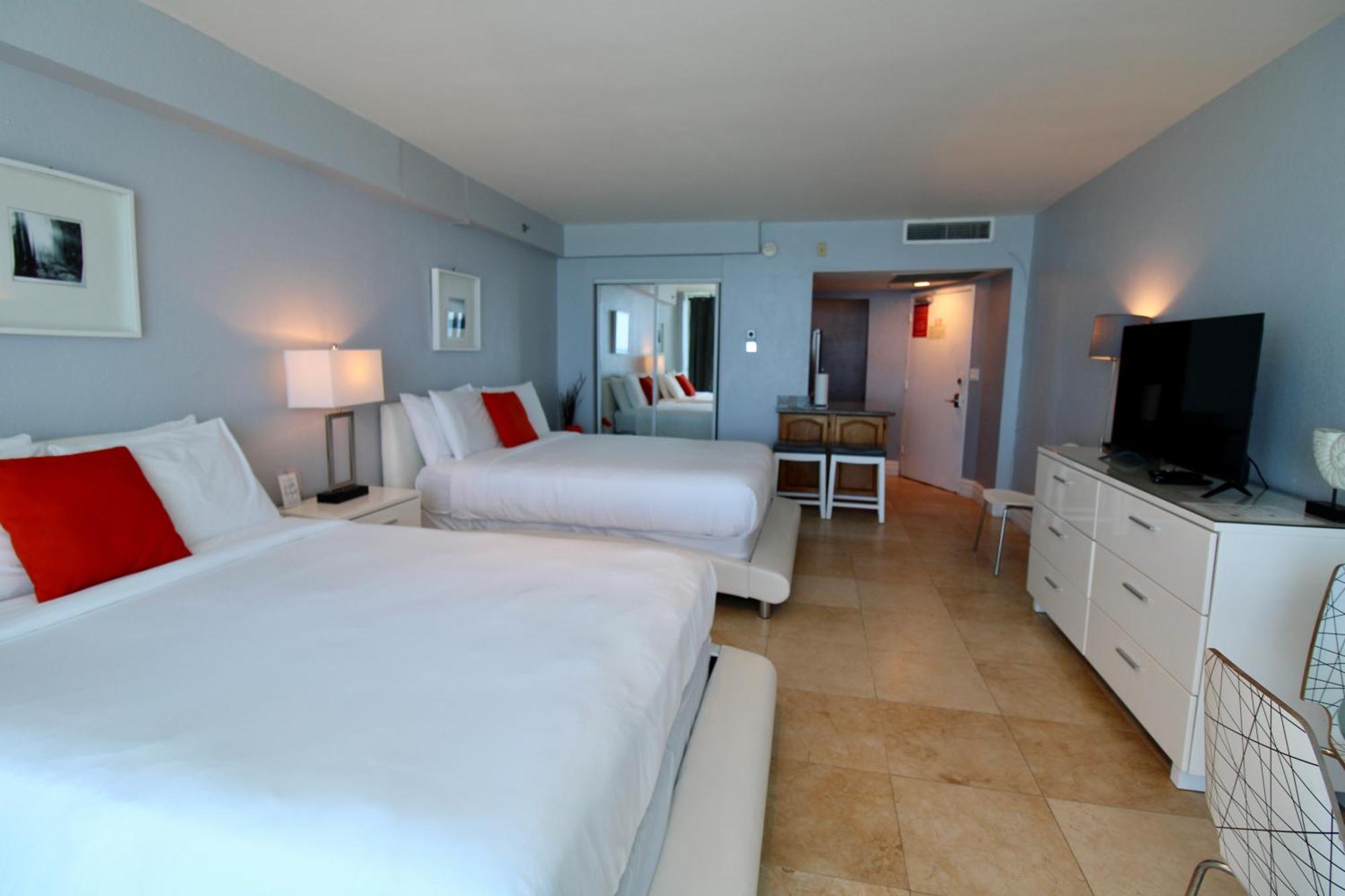 Castle 828 Oceanfront View With Balcony, Pool, Tennis, Beach Access And Free Parking! Маями Бийч Екстериор снимка