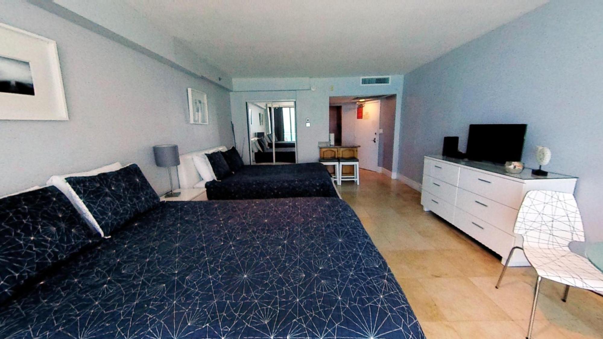 Castle 828 Oceanfront View With Balcony, Pool, Tennis, Beach Access And Free Parking! Маями Бийч Стая снимка