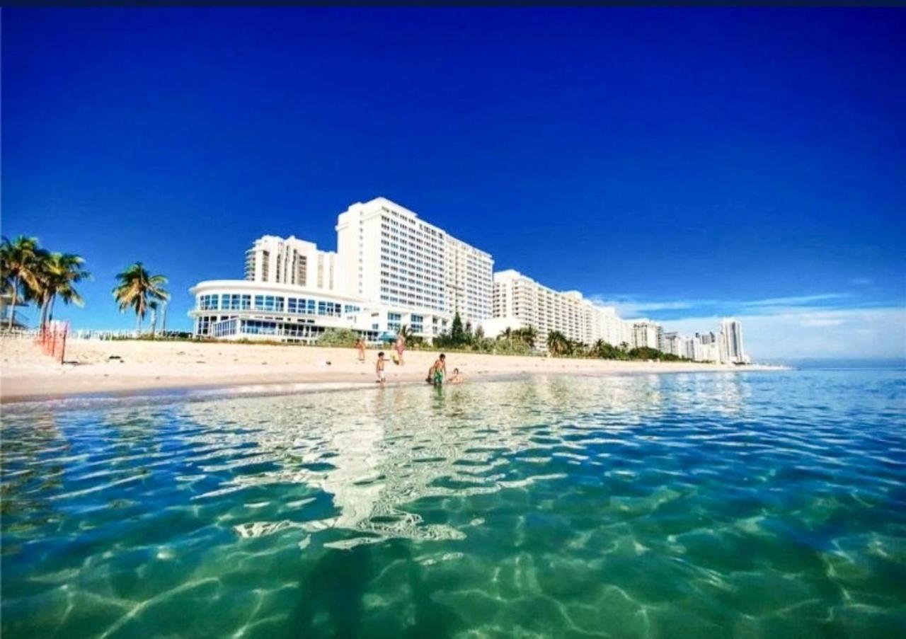 Castle 828 Oceanfront View With Balcony, Pool, Tennis, Beach Access And Free Parking! Маями Бийч Екстериор снимка