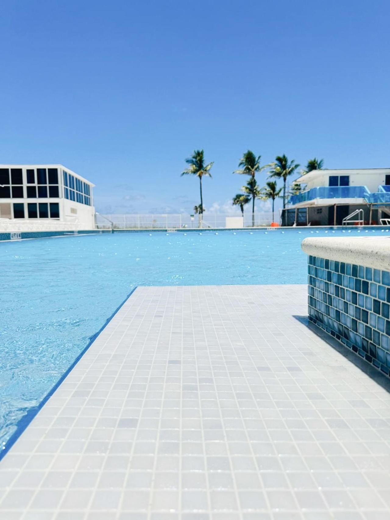 Castle 828 Oceanfront View With Balcony, Pool, Tennis, Beach Access And Free Parking! Маями Бийч Екстериор снимка